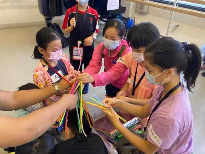 Children had an exciting time making accessories as souvenirs which they could bring home