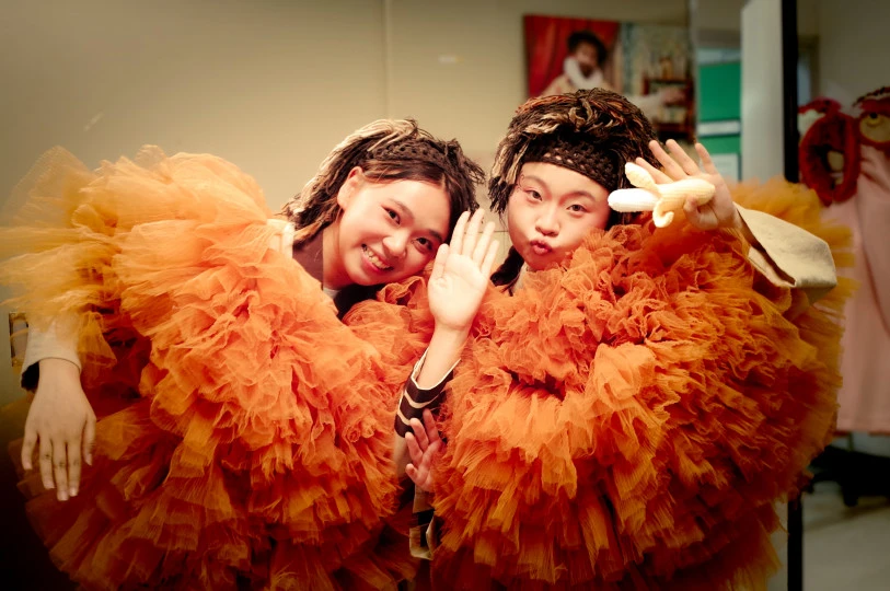 HKAPA “Live in the Moment” Photo Contest 2nd Runner-up｜“Backstage Joy” by Tsang Ka-ho (Young Friends of the Academy)