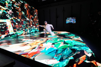 Visitors were amazed by the performing arts and technology experience with specially-designed visual and audio effects in Collective Media Atellier.