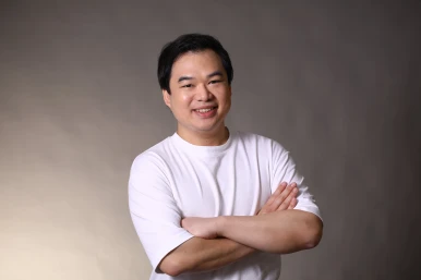 关卓城 (男中音)