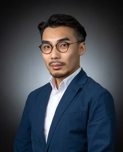 梁 伟 然<br>Mr LEUNG Ian